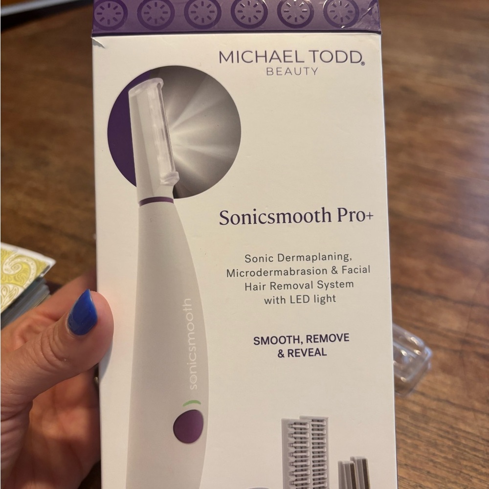Michael Todd Beauty Sonicsmooth Pro+ Facial Hair Removal - White & Purple